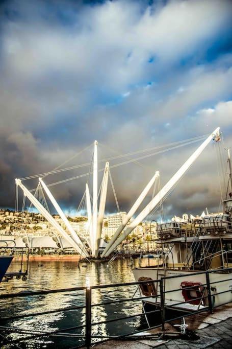 Apartamento La Finestra Sul Cielo Del Porto Antico Di Genova Exterior foto